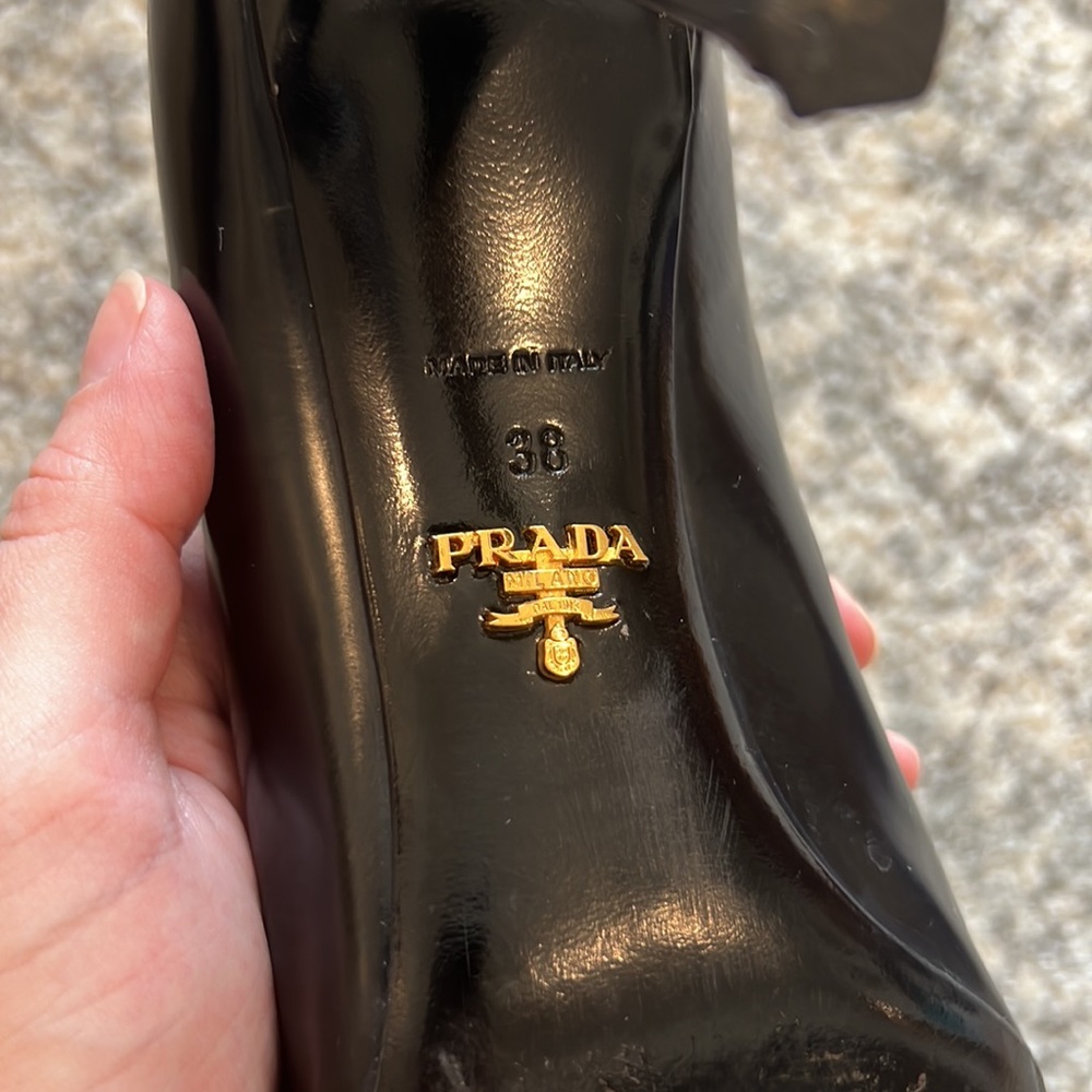 Prada Black Patent Leather Bow Pointed Toe Pumps Size 38 - Picture 4 of 14
